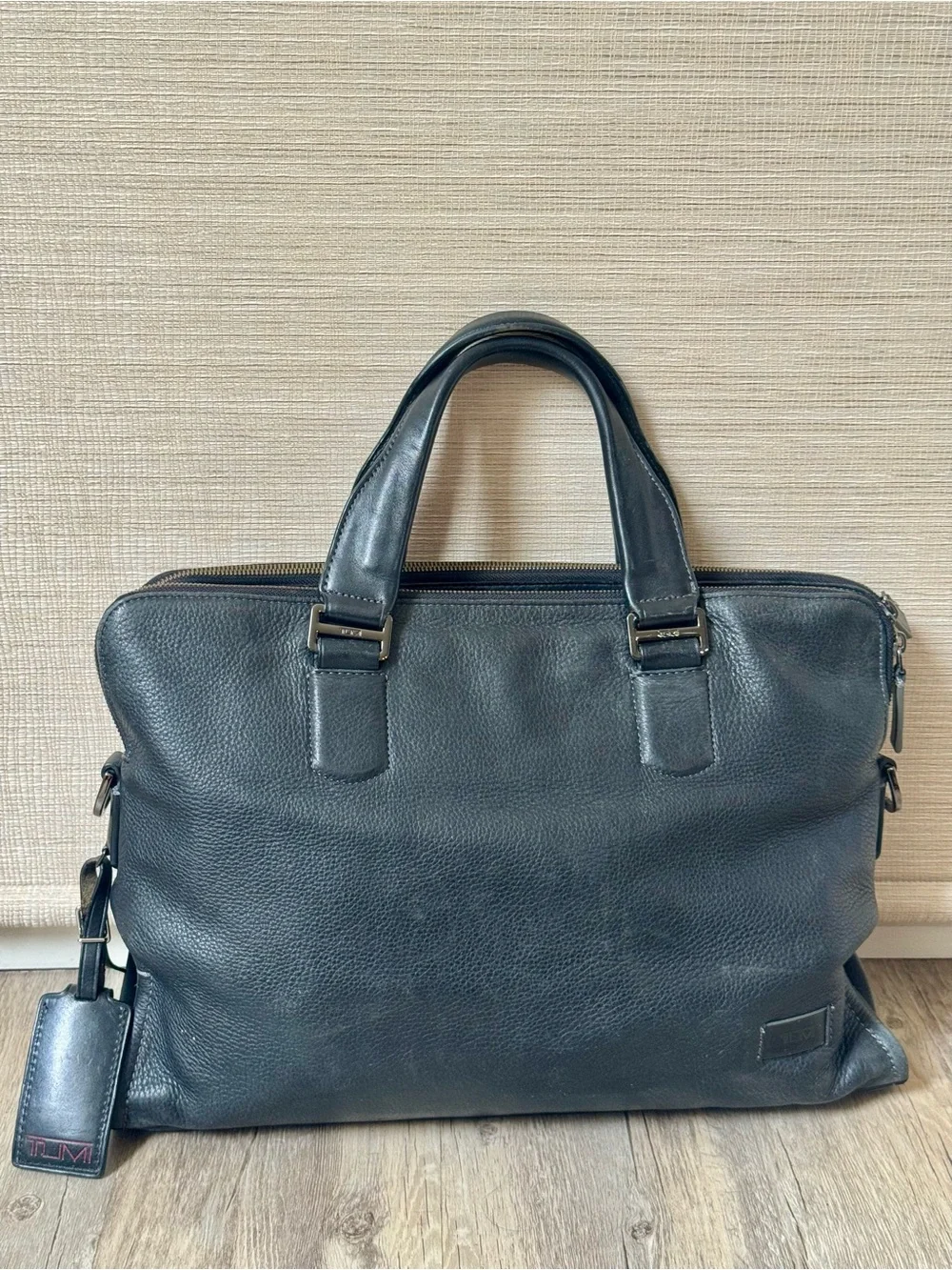 TUMI Black Pebbled Leather Briefcase Laptop Bag Business Messenger Carryall